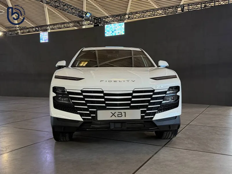 فیدلیتی XB1 نمای روبه رو